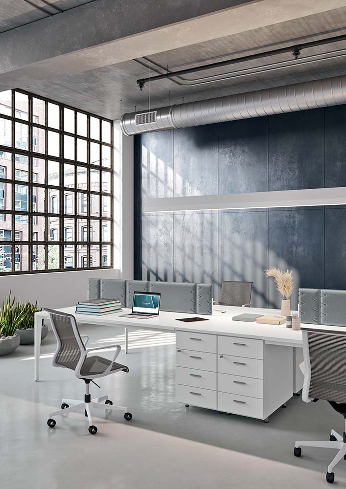 Quadrifoglio X5 RH/LH 60cm deep desk supported on a low credenza unit