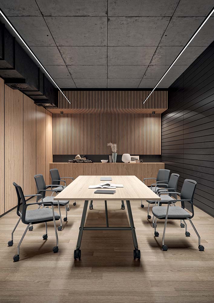 Quadrifoglio Cloud chair, mesh back, metal sled base
