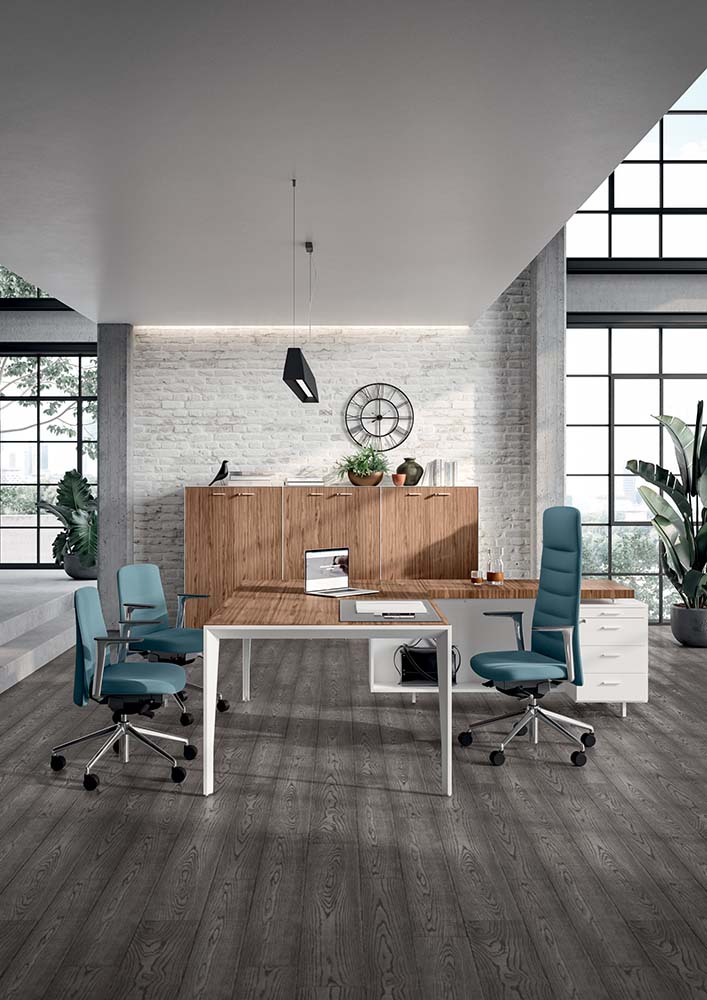 Quadrifoglio Diade high back chair, mesh back