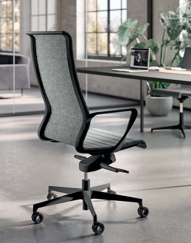Quadrifoglio Dinamica full mesh swivel visitor chair