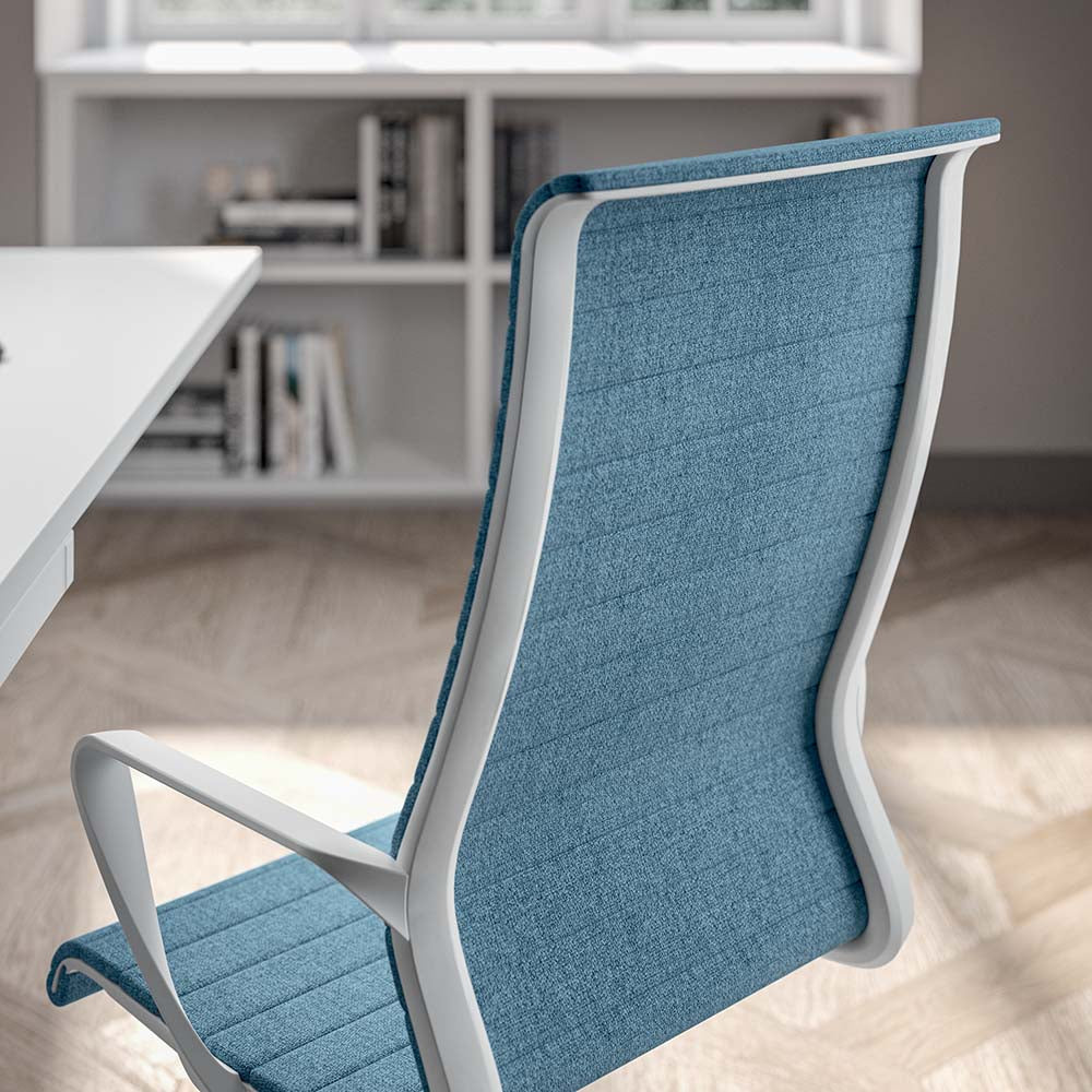 Quadrifoglio Dinamica Soft mid back fully upholstered chair