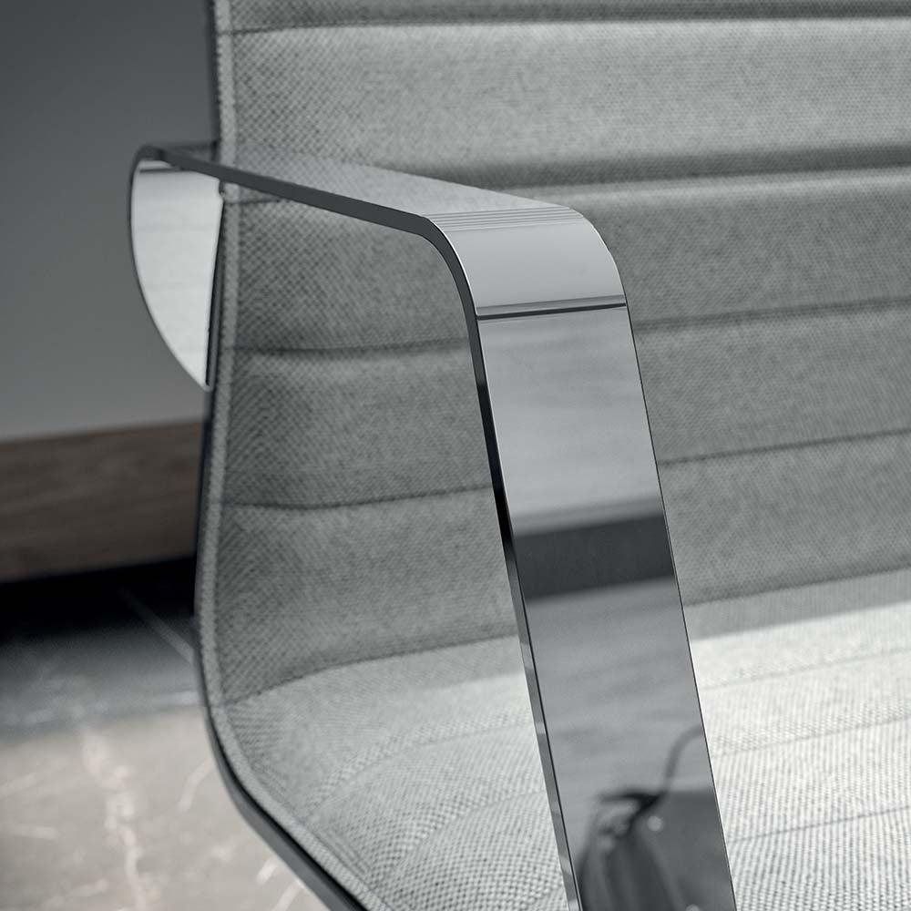 Quadrifoglio Diva Soft swivel visitor chair, Nera version