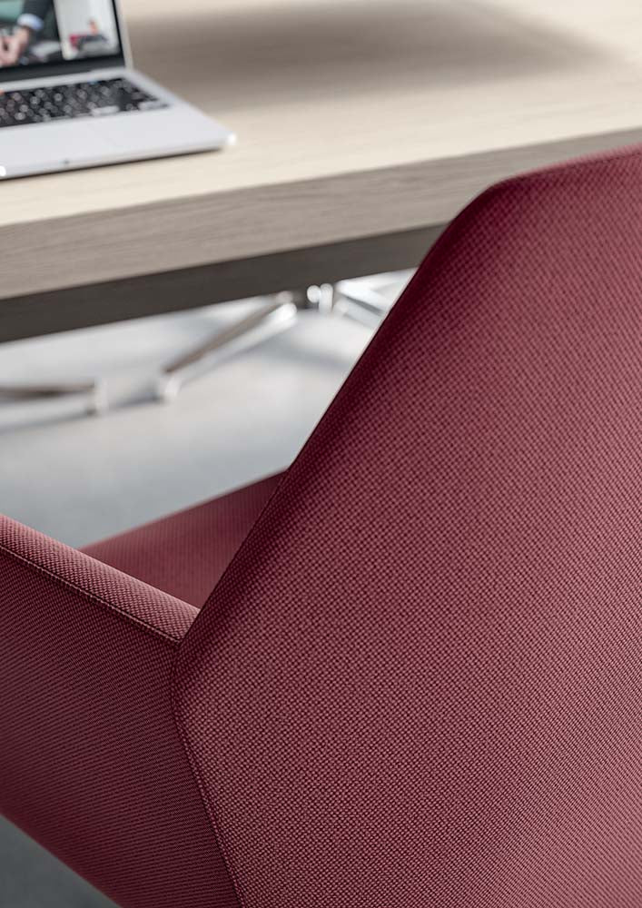 Quadrifoglio Dune swivel visitor chair