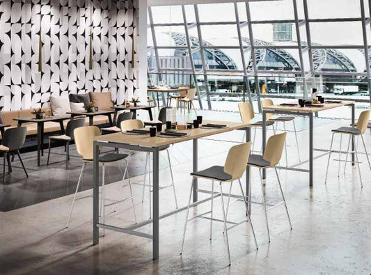 Quadrifoglio Creo & Greko Creo high table — original manufacturer photograph; selected dimensions and finishes apply