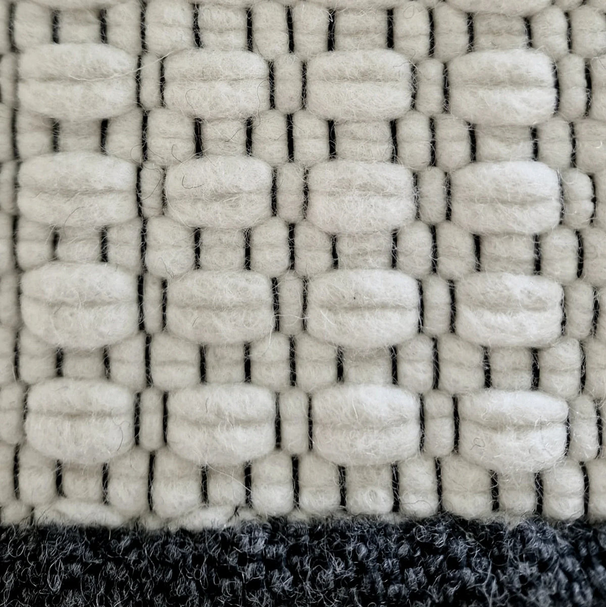 Tisca Drop Double Face Rug — official manufacturer photograph