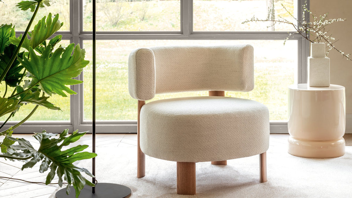 Calligaris Lounge Chair Glen, CS3470 1300 MTO; upholstery and finish may vary.